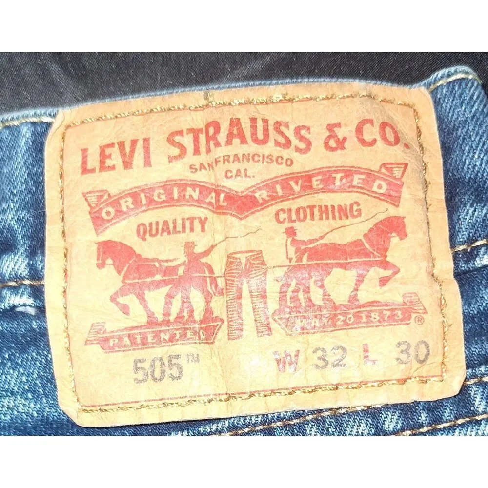 Levi's 505 jean shorts frayed hem Size 32 x 30 Sexy Summer SEE MEASUREMENTS!